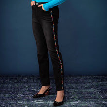 EW33058 - Faded Jean with Multicoloured Trim