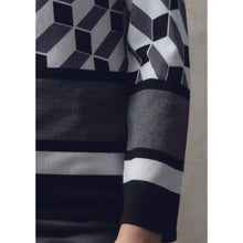 7678 - Monochrome Geometric Top