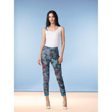 A47449 - Reversible Floral/Turquoise Jean - Pennita
