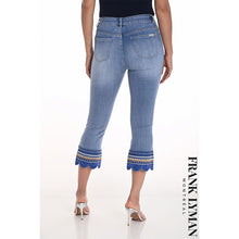 251559 - Tribal Trim Capri Jeans