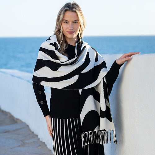 8138 - Large Tassel Shawl/Scarf