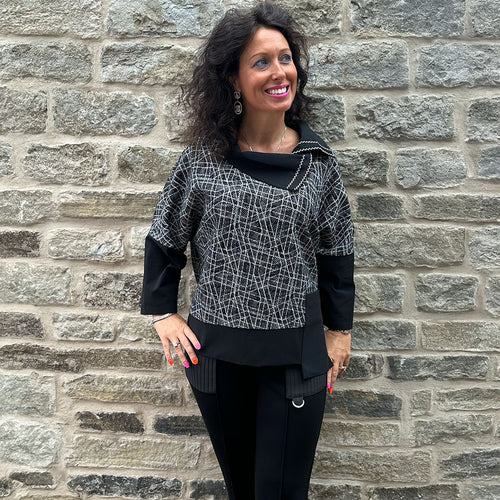 4320-17 - Abstract Stitch Print Top