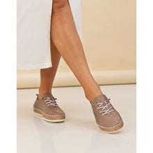 FLE050 - 'Evie' Leather Plimsole - Taupe