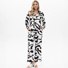 19210 - Wavy Print Two Piece Top & Trouser Suit - Pennita