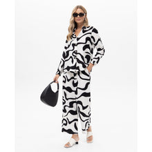 19210 - Wavy Print Two Piece Top & Trouser Suit - Pennita