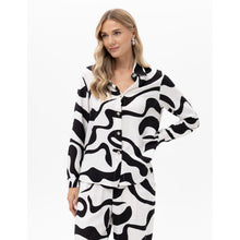 19210 - Wavy Print Two Piece Top & Trouser Suit - Pennita