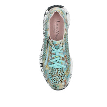 Burton 47 - Cut Out Flower Trainer - Pennita