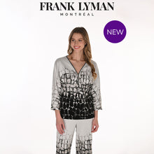 263246 - Giraffe Print Zip Top