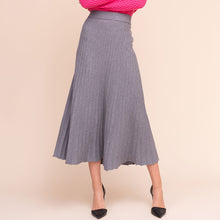 A48058 - Pleated Skirt