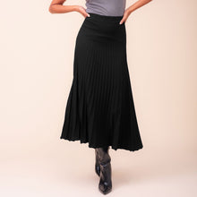 A48058 - Black Pleated Skirt