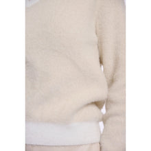 Keath 5002611 - V-Neck Furry Sweater